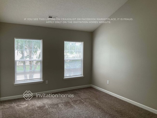 Building Photo - 3407 E Fairmeadow Dr
