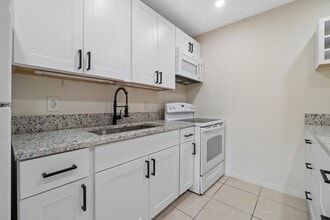 Building Photo - 5854 Kumquat Rd