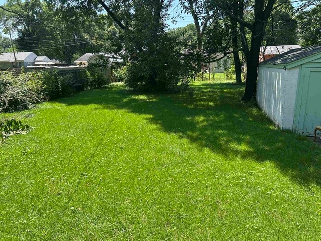 Building Photo - 1051 Mt Vernon Rd