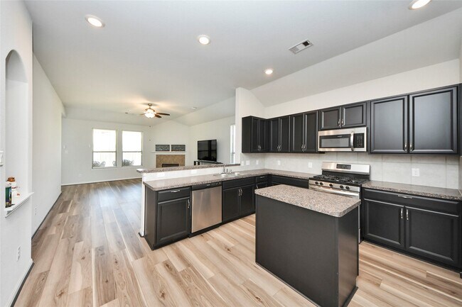 Building Photo - 20043 Poppy Hills Ln