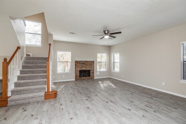 Building Photo - 13110 Mills River St