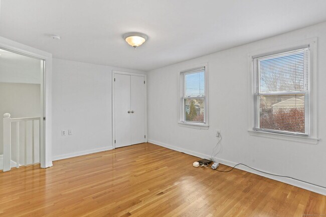 Building Photo - 8 3rd St