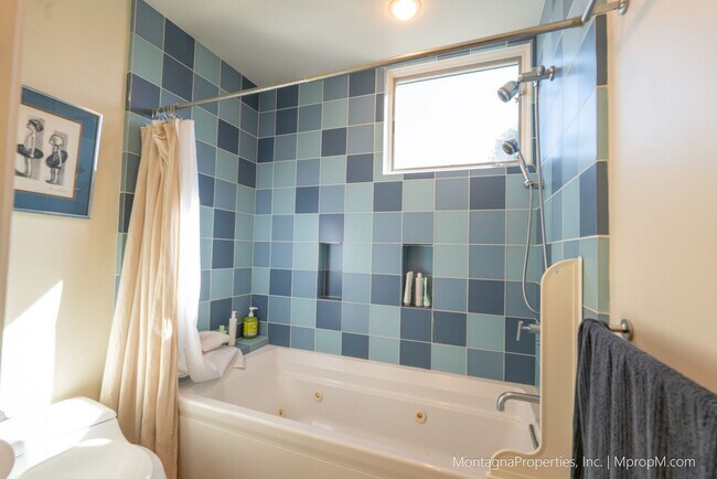 Building Photo - Custom Silicon Valley Modern Dream Home Av...