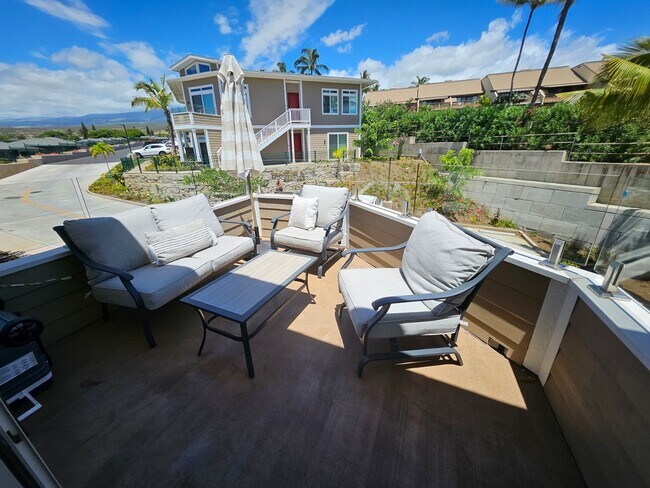 Building Photo - Turn-key Fully Furnished in Paradise Ridge...