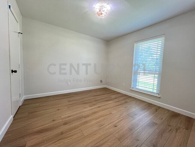 Building Photo - Magnificent 3/2/2 in Lewisville For Rent!