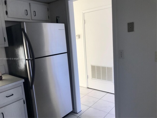 Building Photo - 4200 NW 3rd Ct