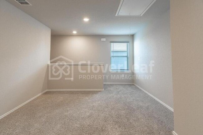 Building Photo - 2433 Ayers Dr