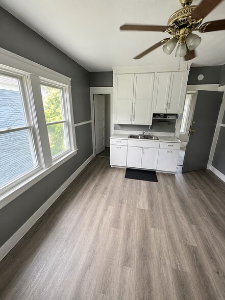 Building Photo - 2814 E 118th St