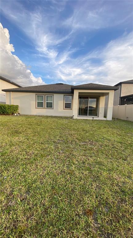 Building Photo - 13515 Palmera Vista Dr
