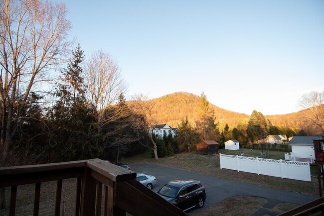 Building Photo - 29 Mountain Rd