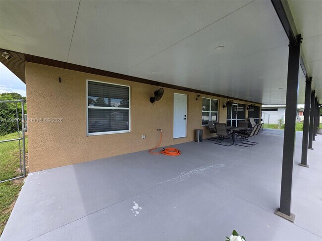 Building Photo - 1816 Tomaso Ave