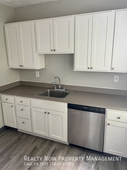 Building Photo - 1535 Coutant Ave