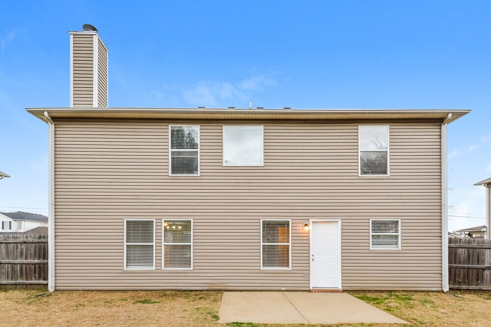 Building Photo - 2653 Sutherland Dr
