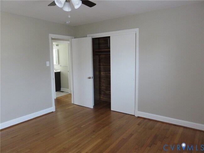 Building Photo - 1909 S Battery Dr