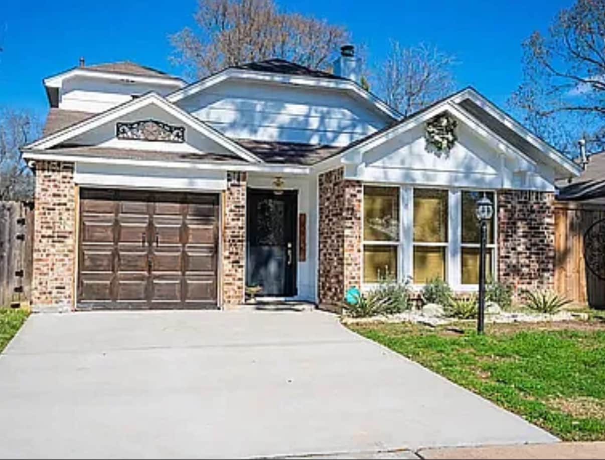 Building Photo - 5006 Deer Point Dr