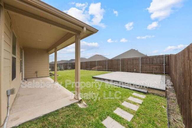 Building Photo - 503 Willow View Way