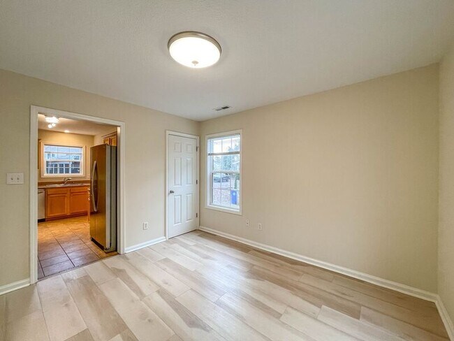 Building Photo - 101 Telfare Ln