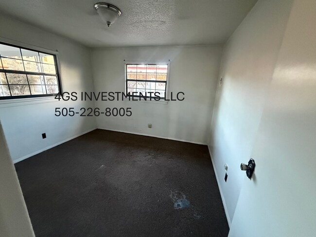 Building Photo - 1700 E 15th St