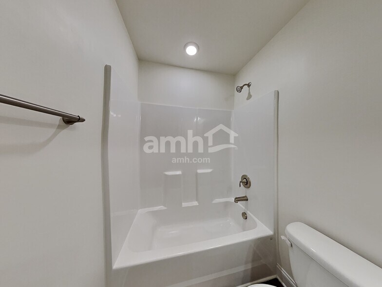 Building Photo - 144 Havenbrook Dr