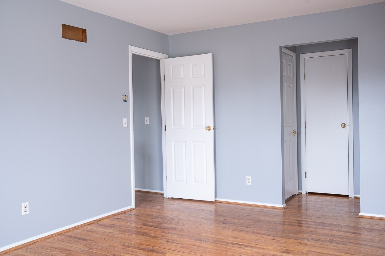 Building Photo - 10737 Silverbrook Dr