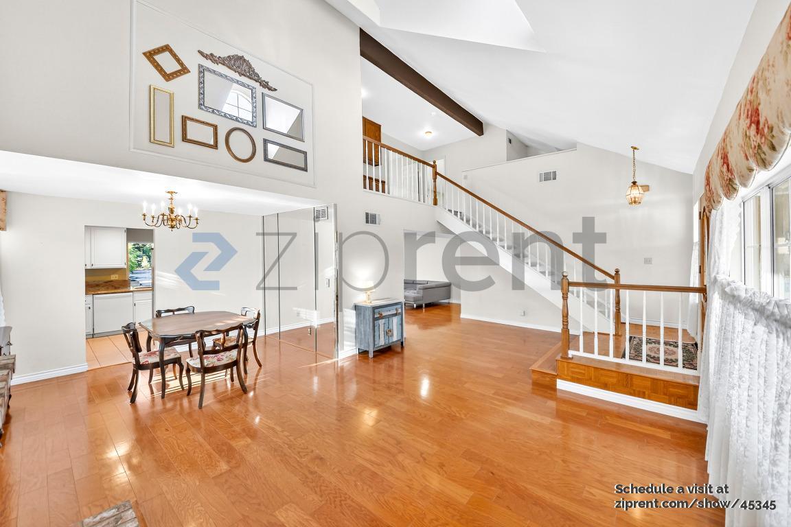 Building Photo - 22136 Woodcreek Ln