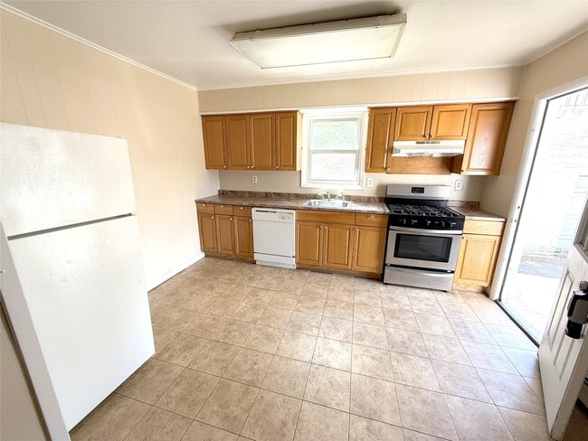 Primary Photo - 135 Ramapo Rd