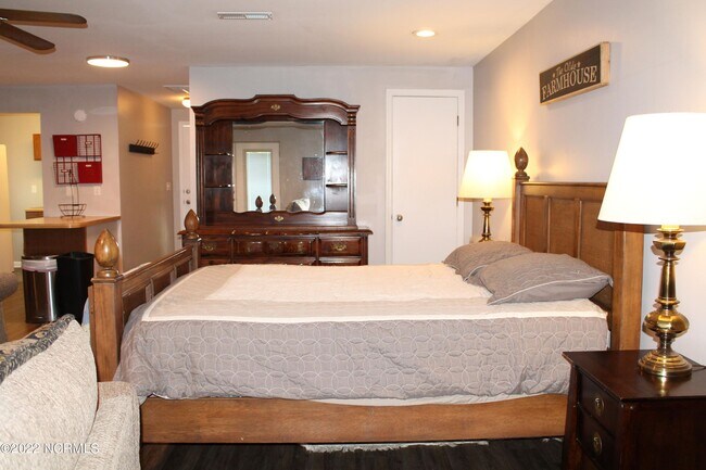 Building Photo - 1136 S McNeill St