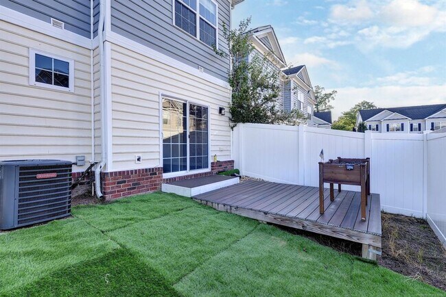 Building Photo - 107 Bicameral Ln