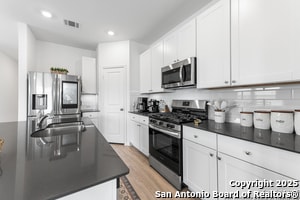 Building Photo - 5903 Geronimo Vis
