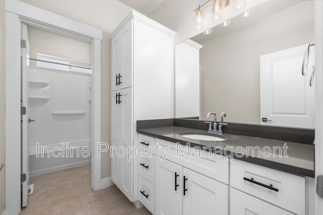Building Photo - 1248 W Brinkerhoff Dr