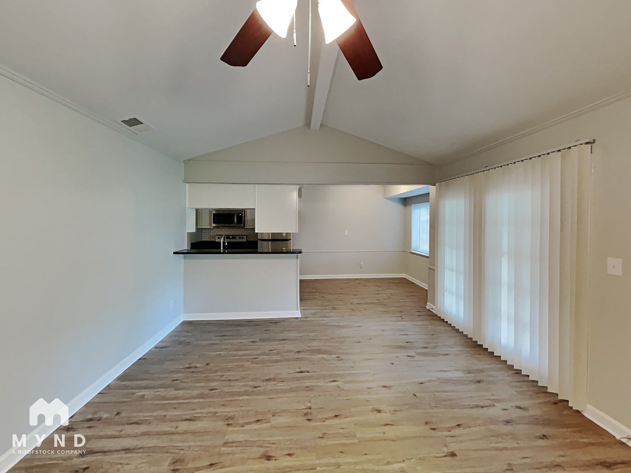 Building Photo - 14839 Greenvalley Dr