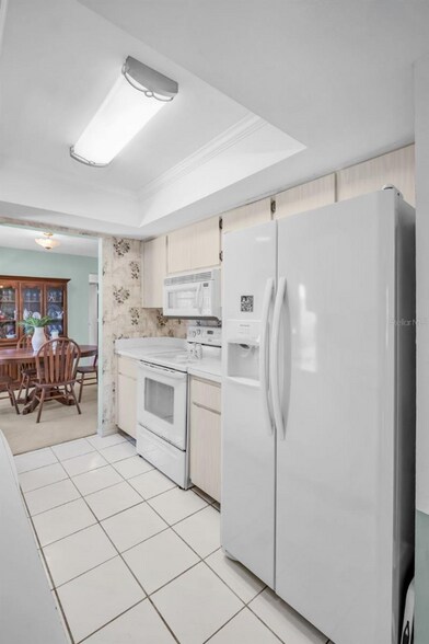 Building Photo - 2113 Malcolm Dr