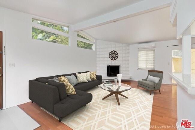 Building Photo - 8531 Walnut Dr