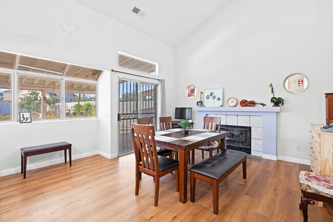 Building Photo - 1519 Walnut Ave