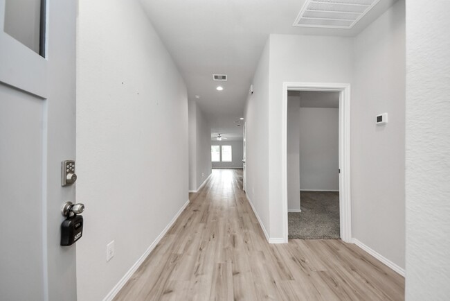 Building Photo - 3305 Jagged Crow Ln