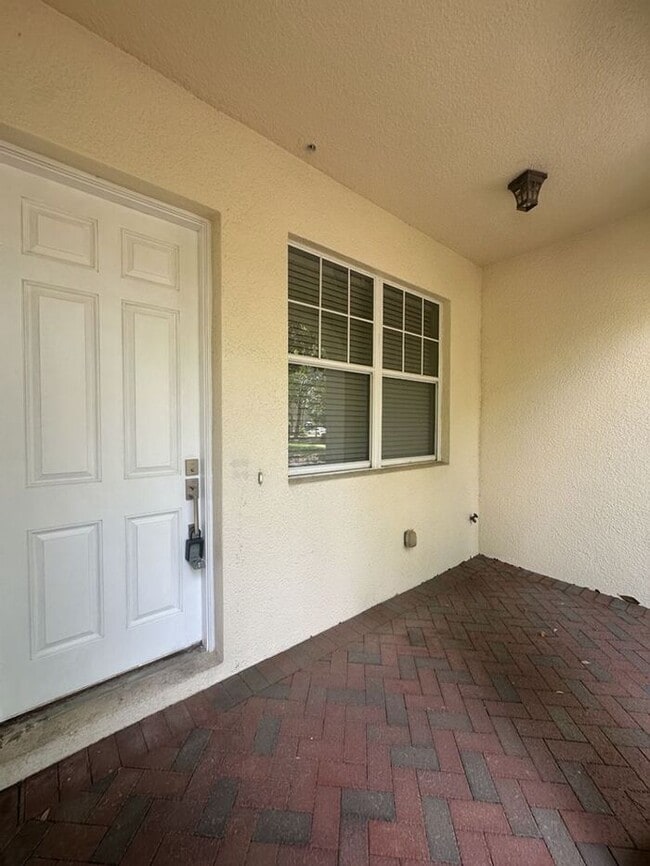 Building Photo - WESTSHORE YACHT CLUB - PREMIER GATED COMMUNITY