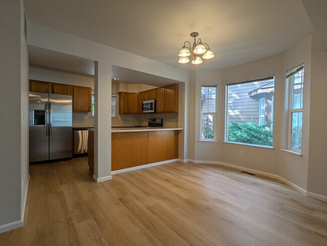 Building Photo - 4515 Starflower Dr