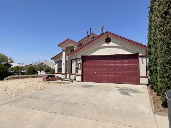 Building Photo - 3701 Trina Pl