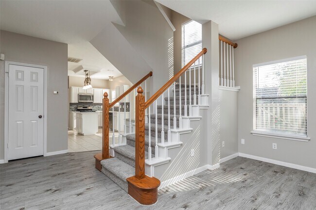 Building Photo - 13110 Mills River St