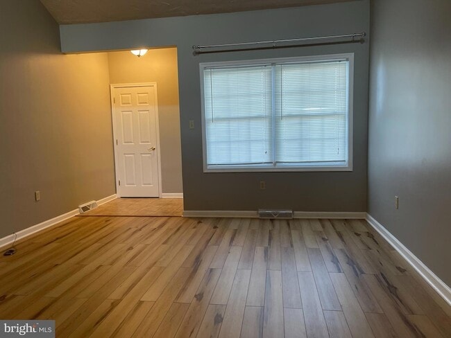 Building Photo - 167 Hunters Trail