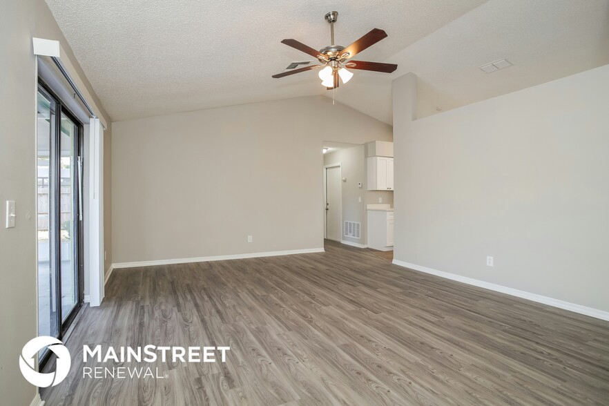 Building Photo - 140 Loma Bonita Dr