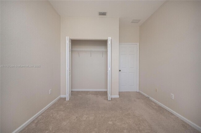 Building Photo - 445 NE 21st Ave