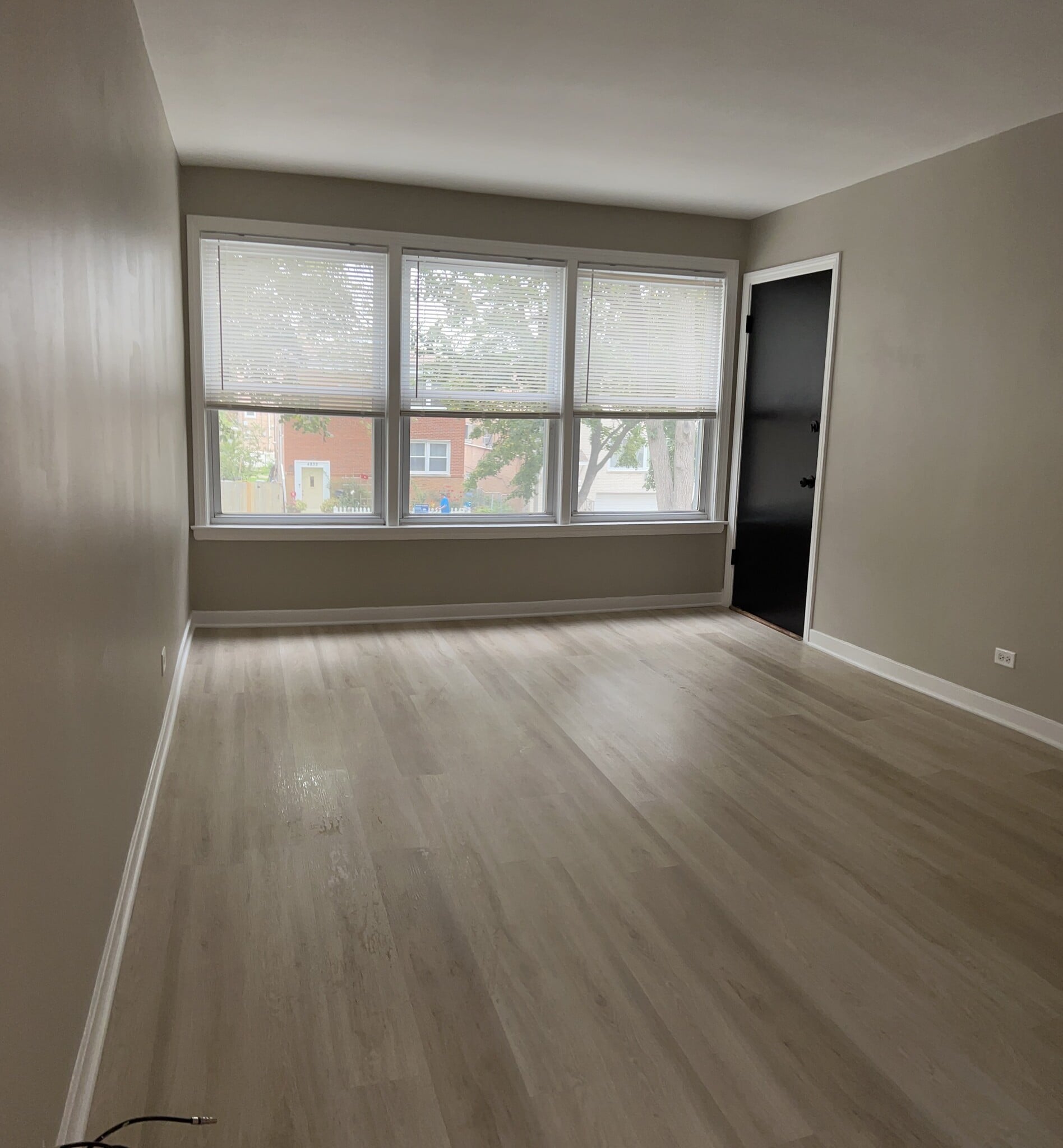 front room - 4835 Hull St