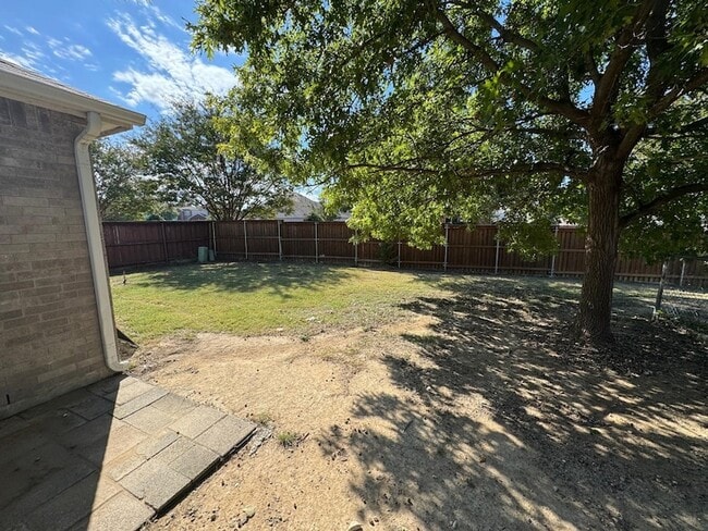 Building Photo - 9205 Lenox Dr