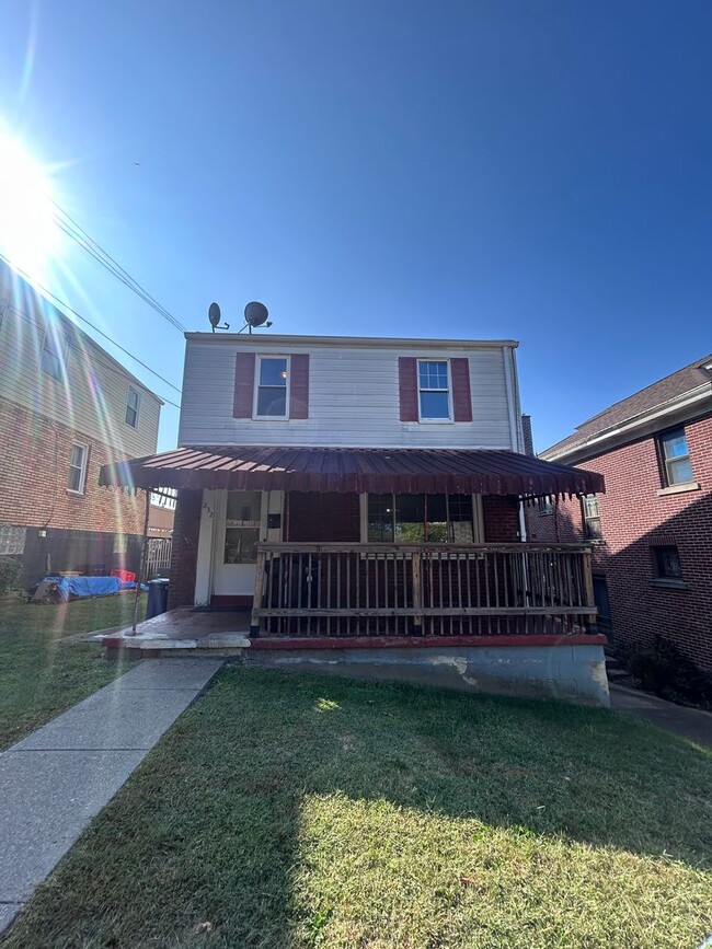Primary Photo - 3 Bedroom Single Family Home (Perry Hilltop)