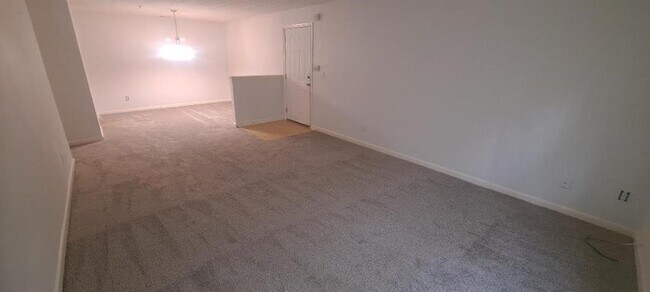 Building Photo - 4204 Fairington Ridge Cir