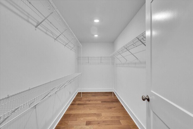 Building Photo - 158 Bluffside Cir