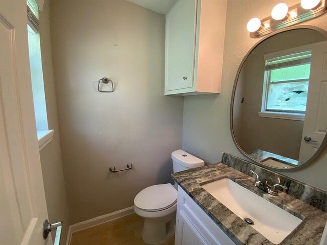 Building Photo - 14311 Waterloo Dr
