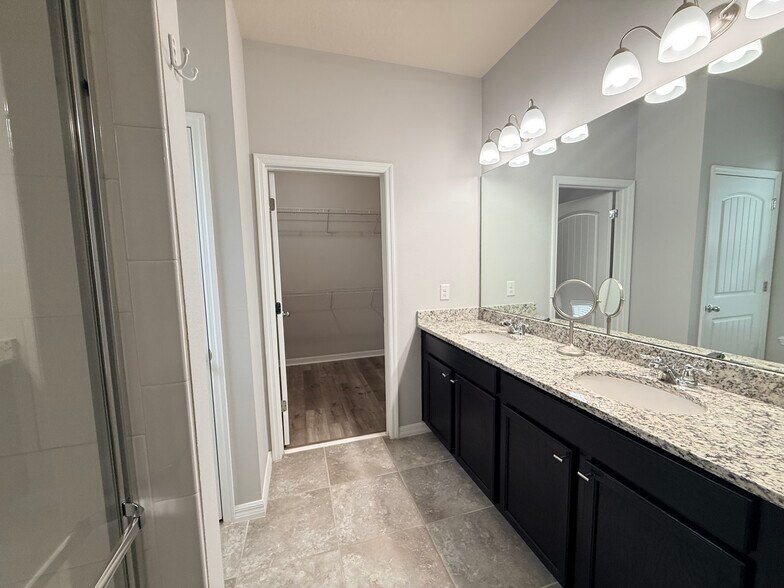 Building Photo - 16190 Harbor Mist Aly