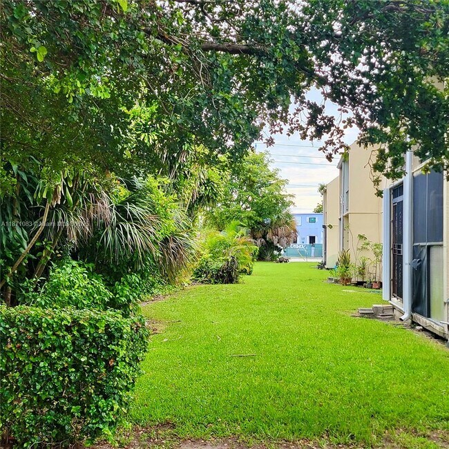 Building Photo - 8701 SW 12th St